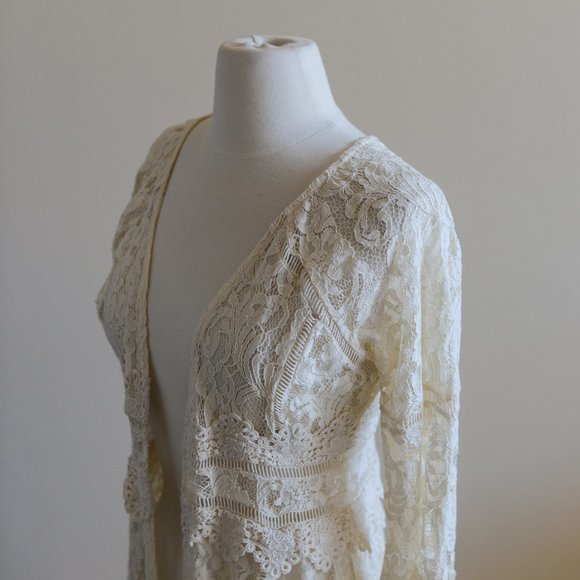 Adiva Lace Duster - Picture 5 of 10